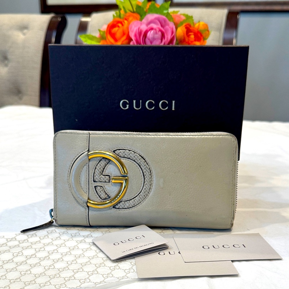 Authentic Gucci Interlocking GG Logo Leather Wallet